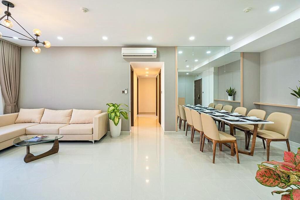 Tripletrees Apartment At Saigon Central - Rivergate Residence District 4 Хошимин Екстериор снимка